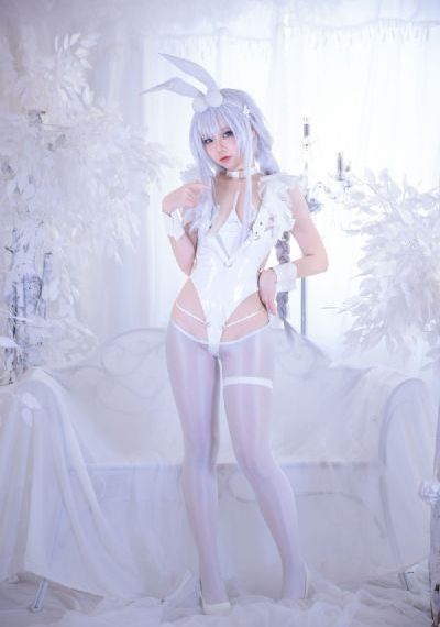 含着她花蒂啃到高潮视频